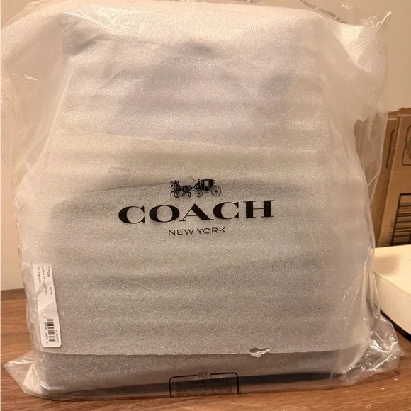 Coach Black Lillie Carryall - Picture 6 of 9